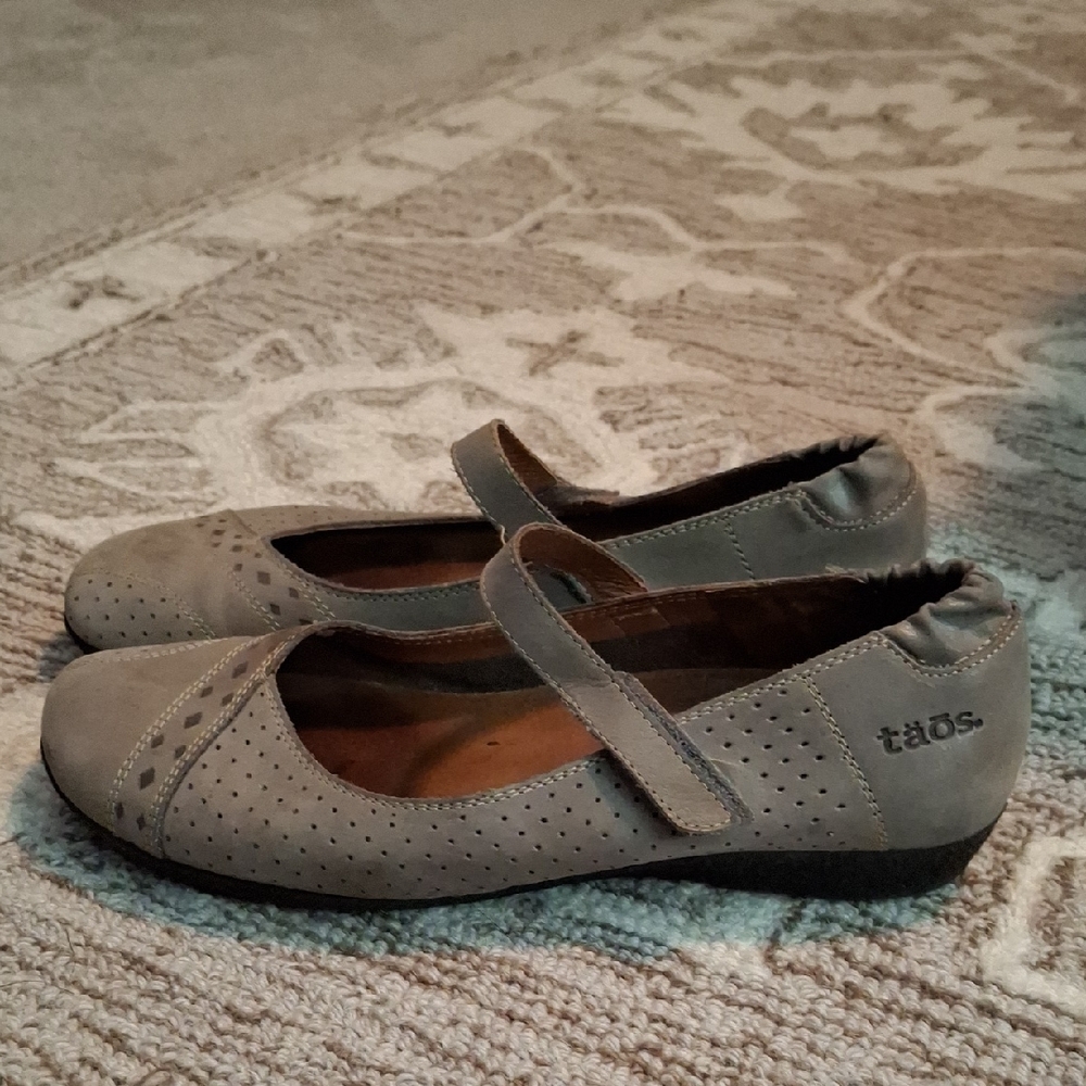 Taos Step It Up Mary Jane Slip In Shoe Adjustable Strap Comfort Size 39/8-8.5